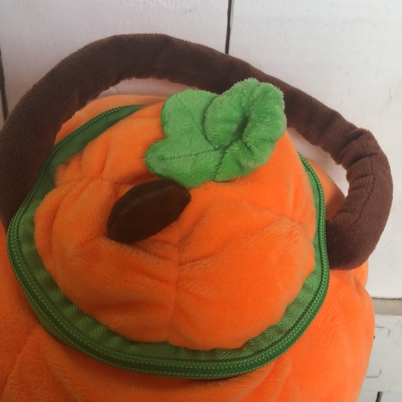 Jack-o-lantern pumpkin plush pouch - Picture 3 of 3